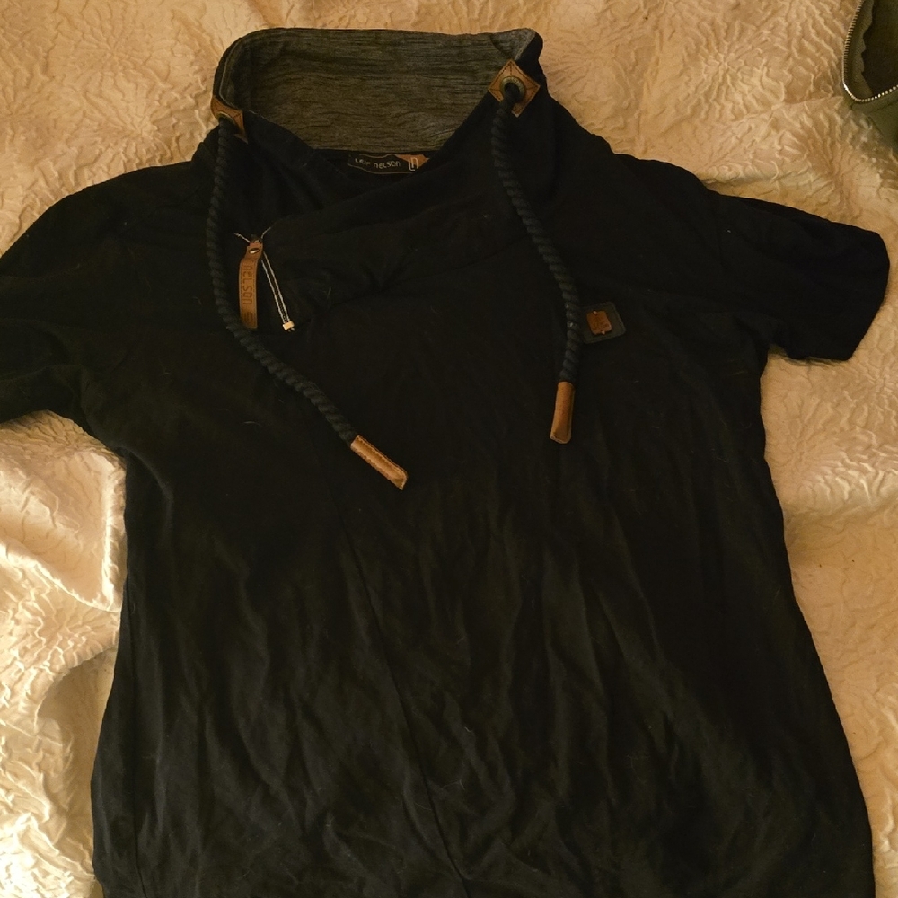 Leif Nelson Black Short Sleeve with Rope Drawstrings